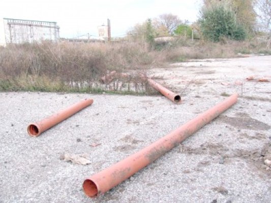 Pregăteau conducta Rompetrol, să o vândă la fier vechi
